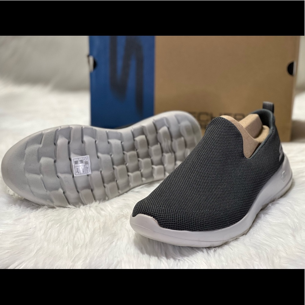 New Skechers men GOwalk Max Walking Shoes Charcoal - Picture 1 of 9